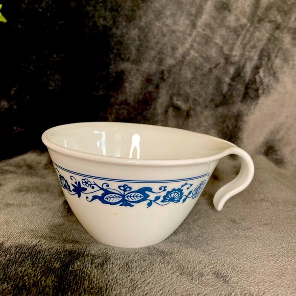 Vintage Corelle Old Town Blue Onion 4 Hook Handle Cups+Cream and Sugar Set - Picture 5 of 15